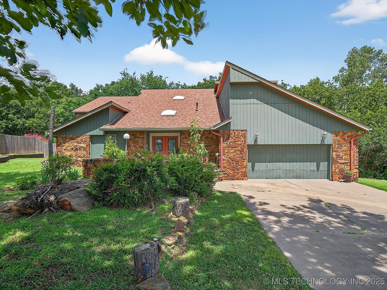 200 SE Quail Ridge Loop