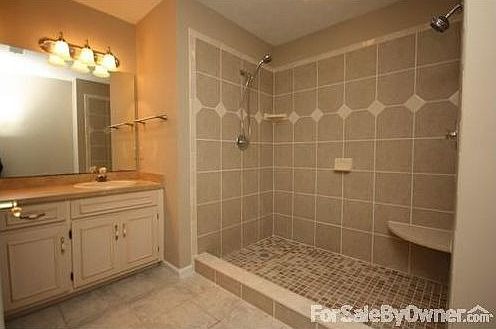 Master Bedroom -Spa Bath