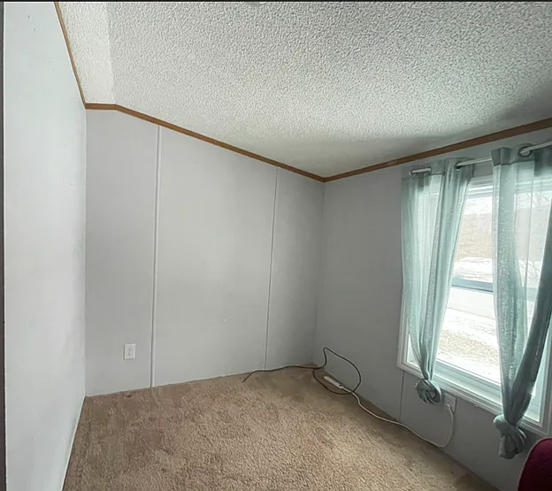 15 Suzanne Way — Photo 4
