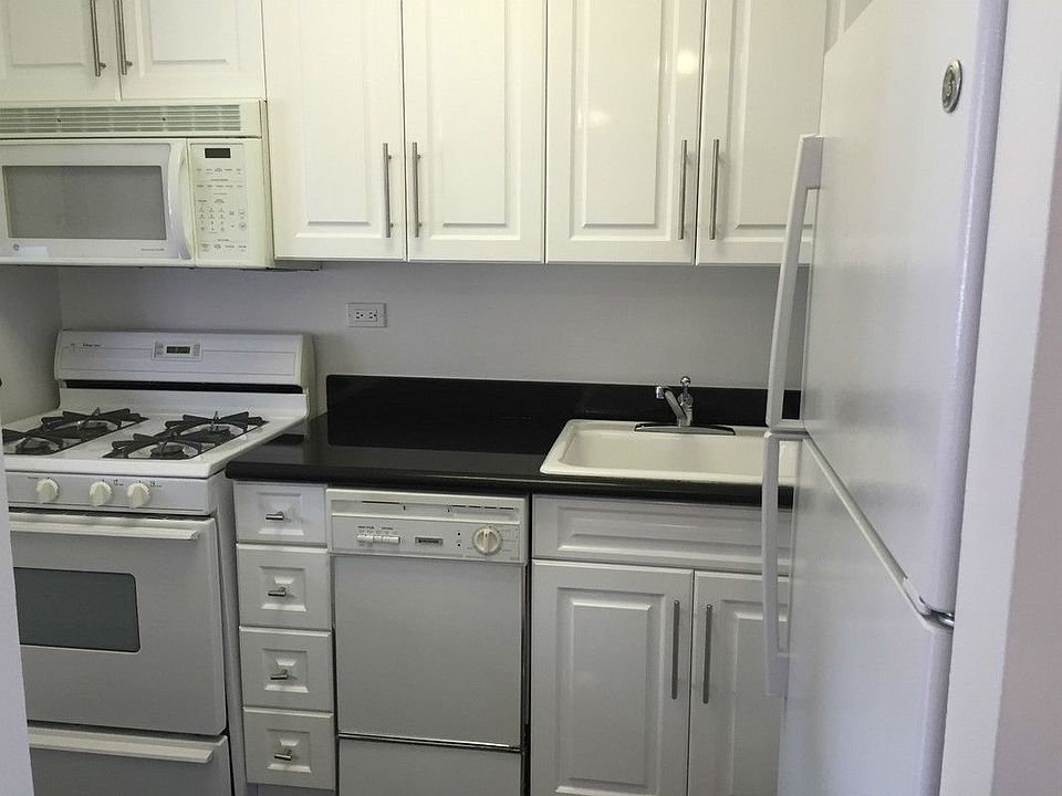 1st image of 400 E 71st St APT 15T
