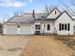 403 S Walnut St, Mount Pleasant, IA 52641