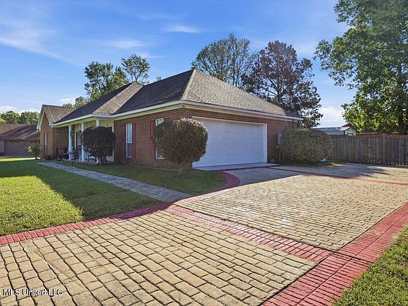 4th image of 320 White Sand Rd
