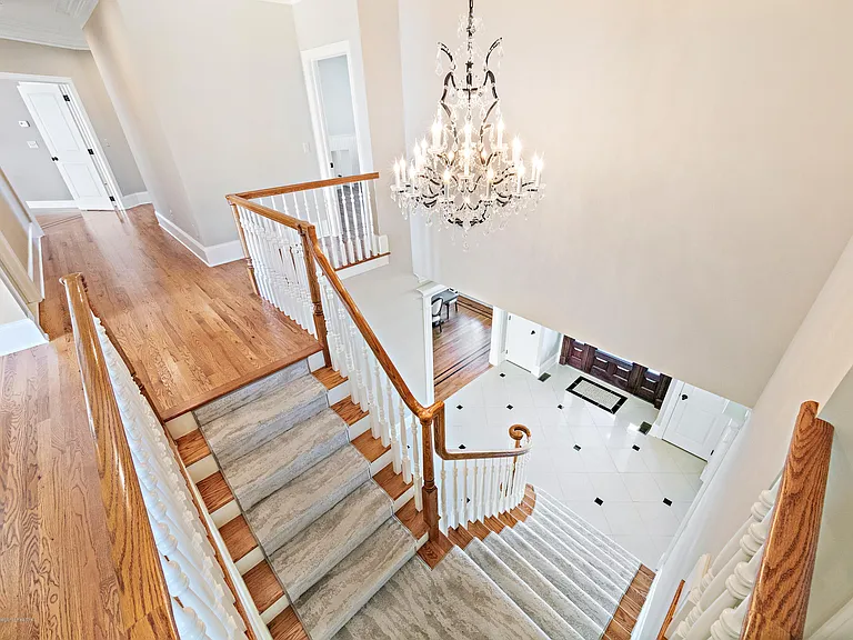 30 Columbus Dr — Photo 24