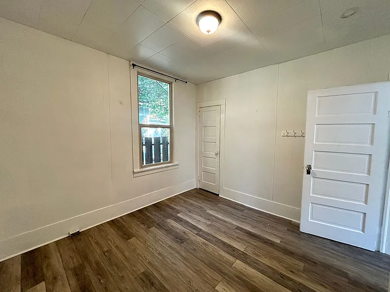 304 S Anderson St — Photo 11