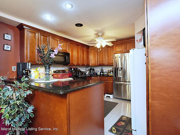 5th image of 40 Bunnell Ct #A