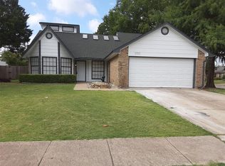 2565 Rialto Way, Grand Prairie, TX 75052