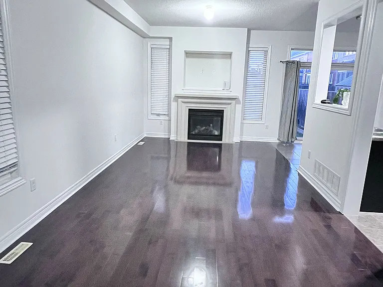 10 Brown Ln — Photo 2