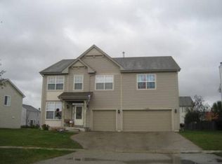 1376 S Meadow Ln, Round Lake, IL 60073