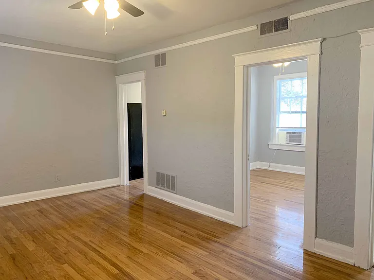 Sycamore Manor Apartments — Photo 17