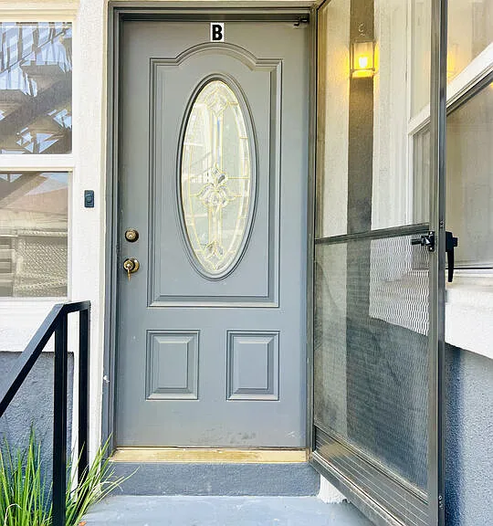 604 E Chevy Chase Dr #B — Photo 6