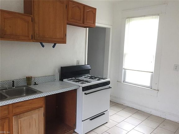 3rd image of 318 W 26th St #B