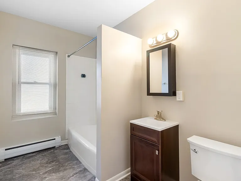 2311 E North Ave #13 — Photo 4