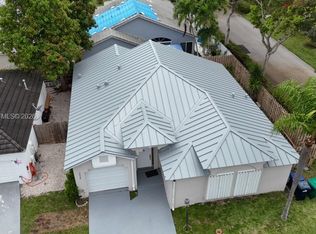 Woods Lake, Miami, FL 33186