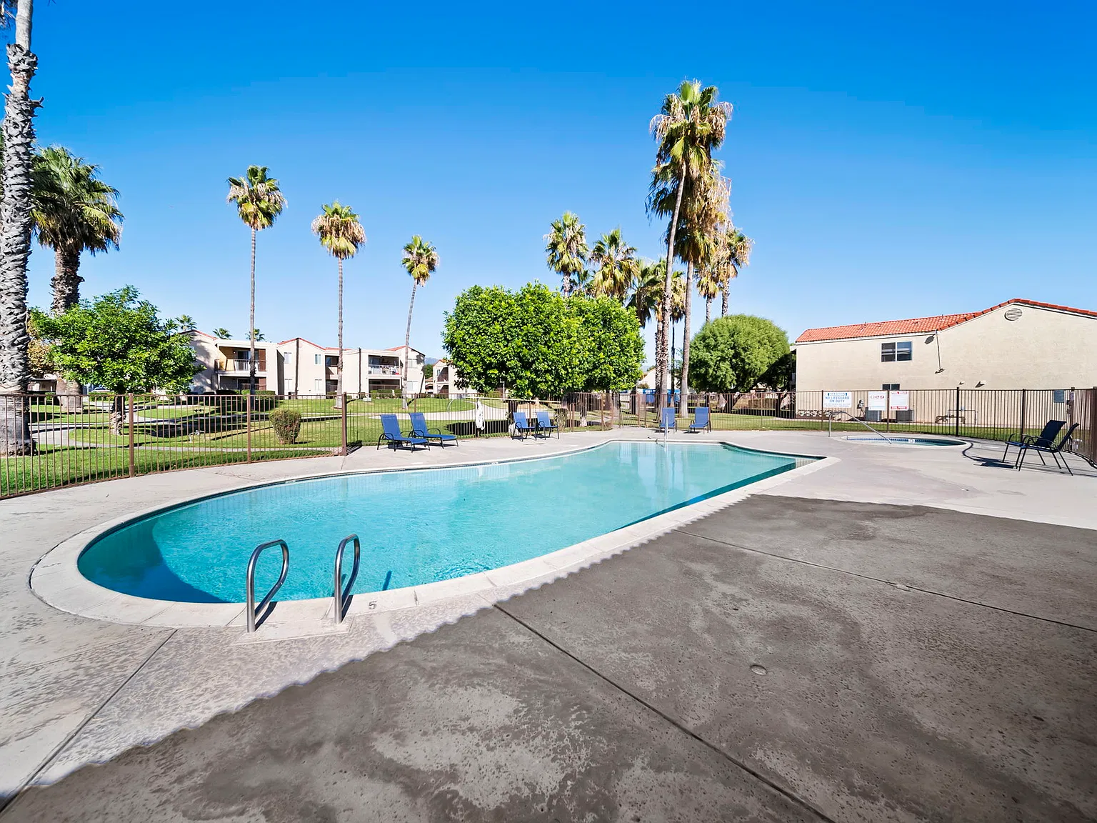 Sierra Pointe — Photo 4