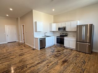 151 N 4th St #C, Dekalb, IL 60115