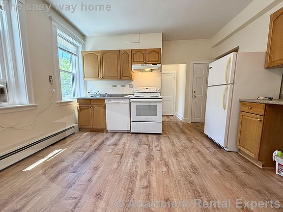 2nd image of 1034 Cambridge St