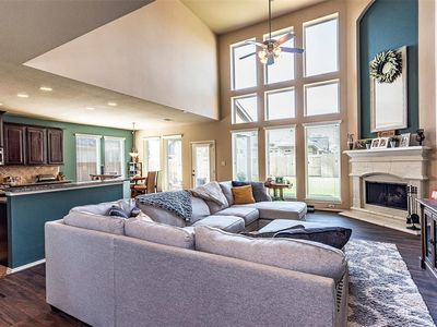14004 Lake Hollow Dr, Pearland, TX, 77584