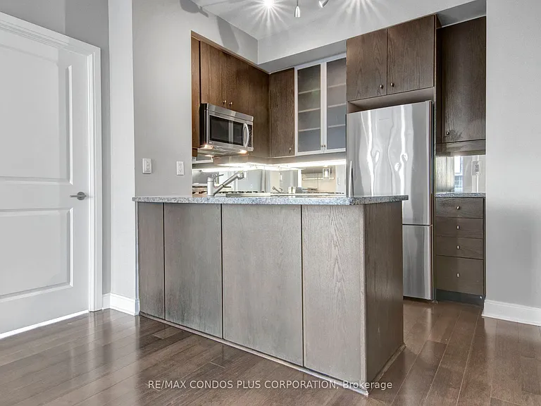 18 Yorkville Ave #2505 — Photo 14