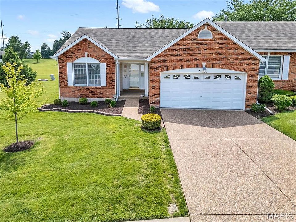 1st image of 2163 Farnsworth Dr