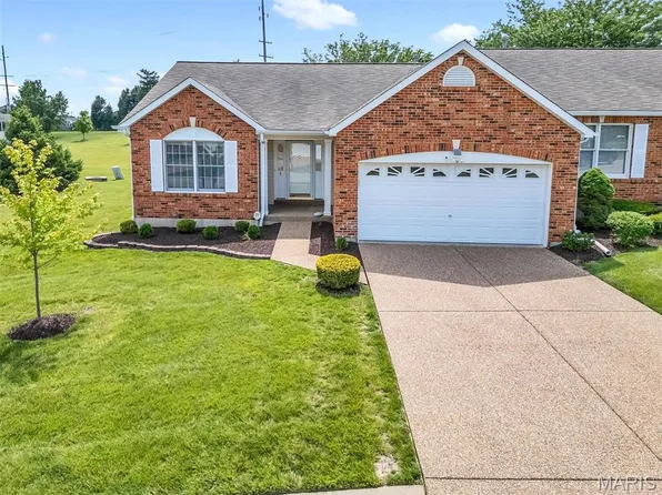 2163 Farnsworth Dr, O Fallon, MO 63368