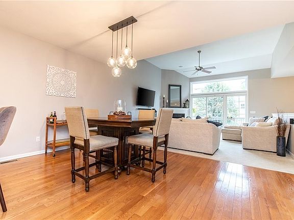 5th image of 27 Bristol Ln
