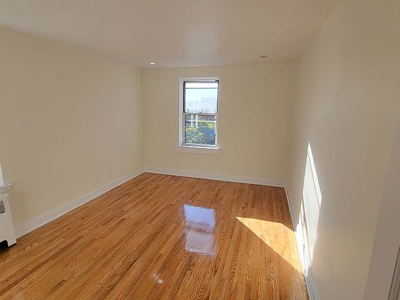 5th image of 3335 76th St APT 5H