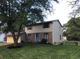 881 Braquewood Dr, Ballwin, MO