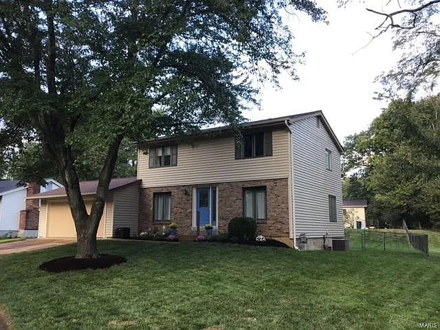 881 Braquewood Dr photo 1