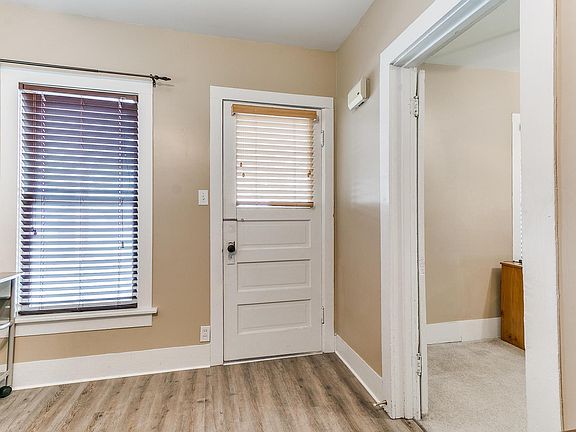 4th image of 1524 Douglas Ave