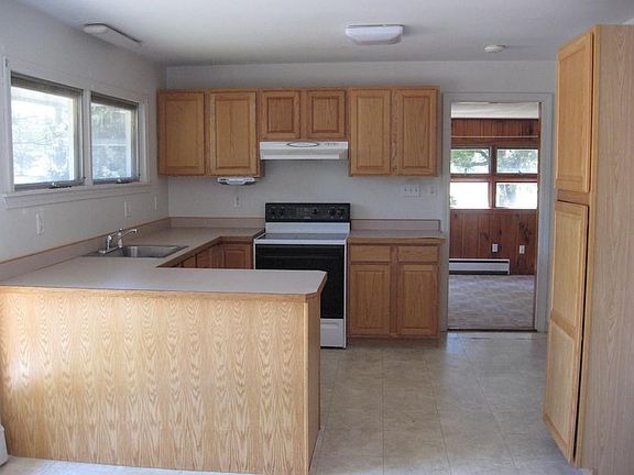 3rd image of 152 Felton St #1