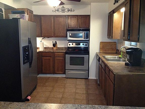 All kitchen appliances included!