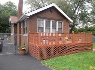 816 Elkhart St, Gary, IN 46403