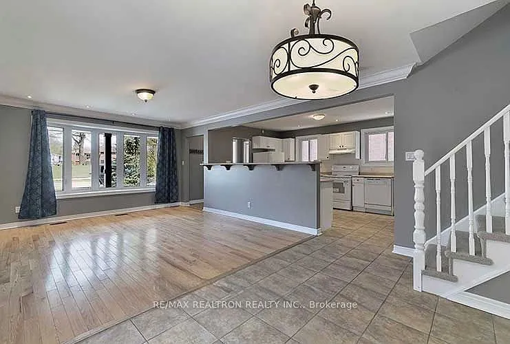 26 John St E — Photo 5