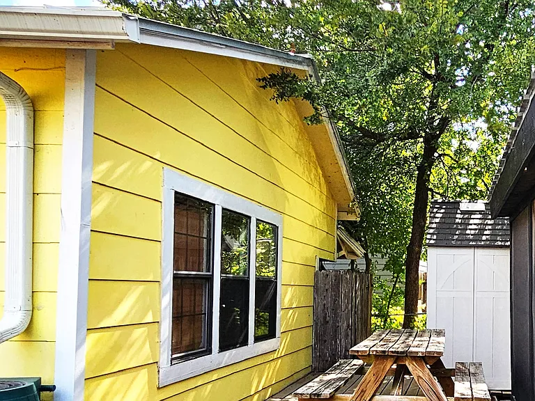 Back Porch - optional picnic table