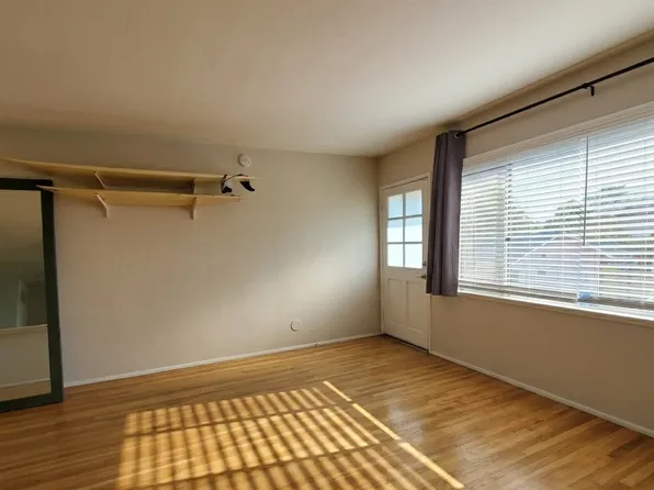 1664 Thomas Ave, San Diego, CA 92109