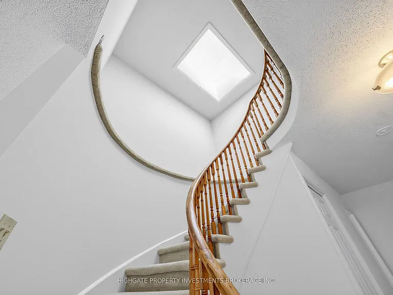739 Edgewood Rd — Photo 22