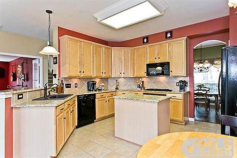 5th image of 501 Knoll Park Ct