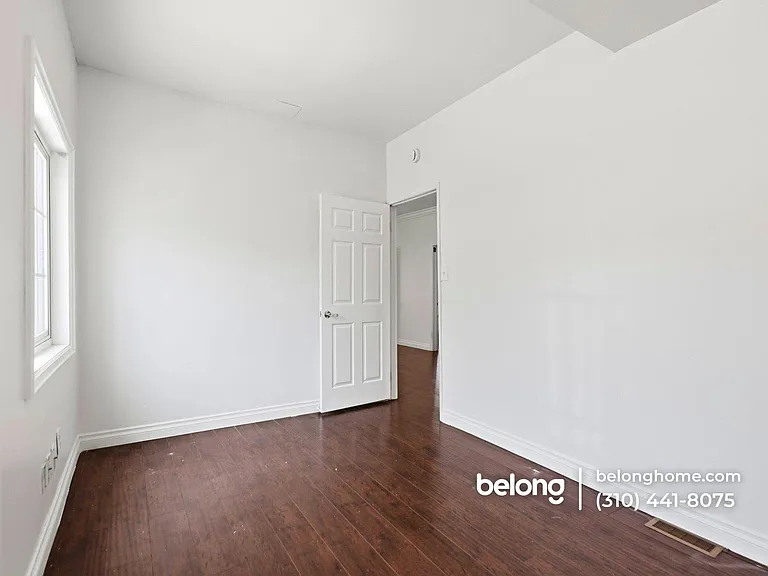1410 Fedora St — Photo 16