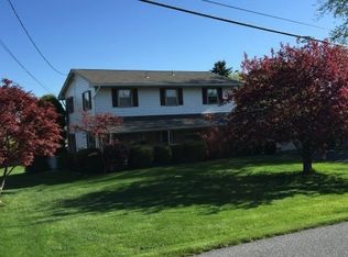 6489 Penn National Dr, Fayetteville, PA 17222