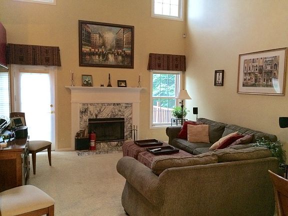 4th image of 389 Deerbrook Ln