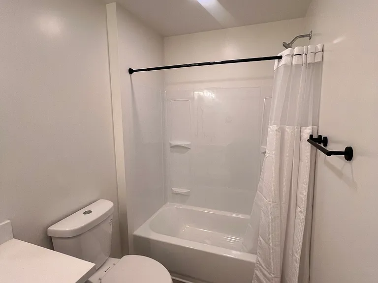 411 N 21st St #203 — Photo 32