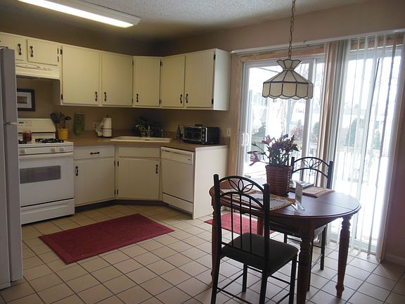 2nd image of 30W071 Avondale Ct