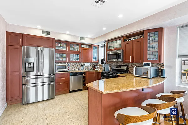 Sold by Coldwell Banker Reliable Real Estate | media 4