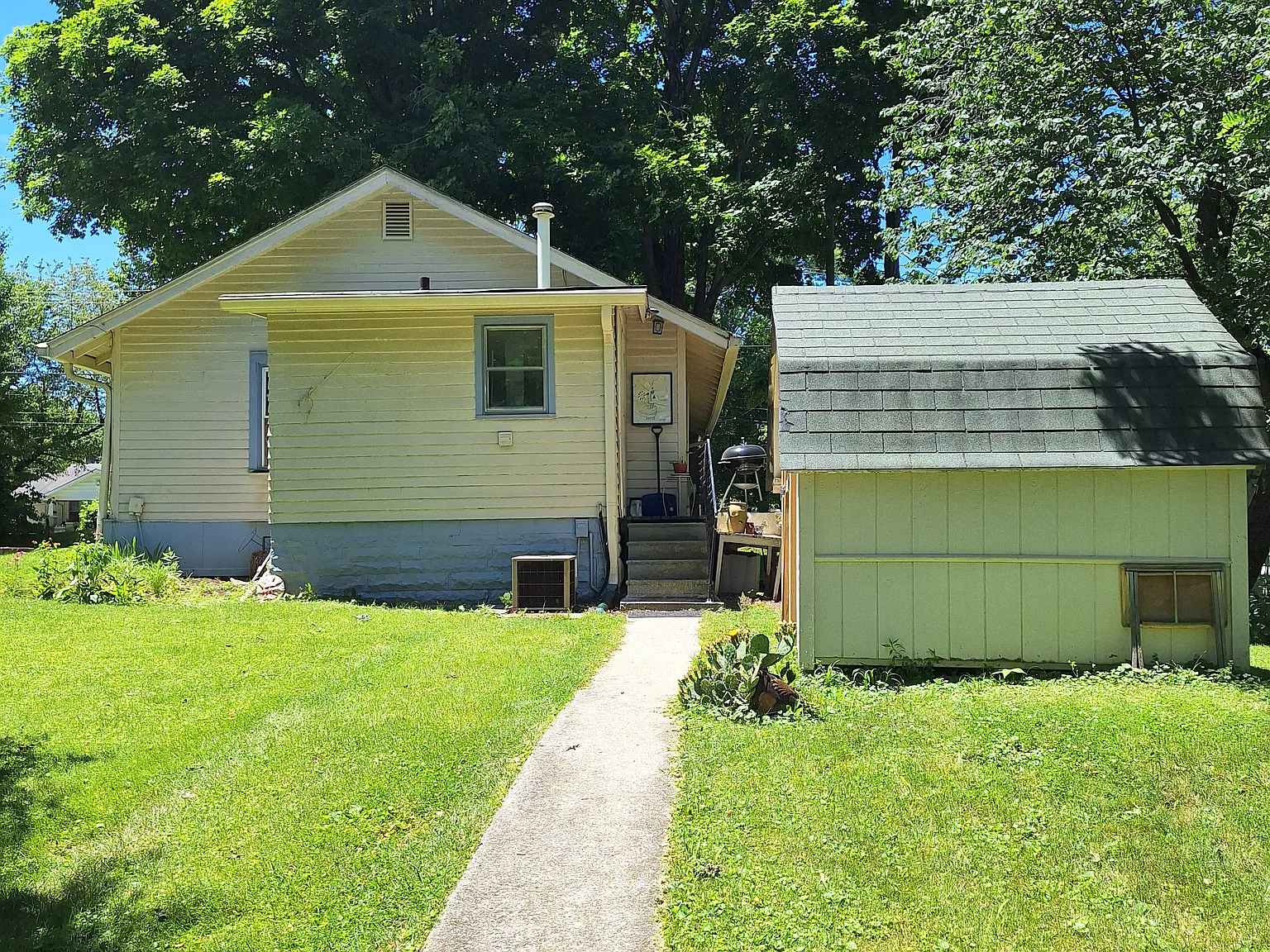 N Madison St, Bloomington — Photo 1