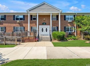 340 Lakeland Ave APT 10A, Sayville, NY 11782