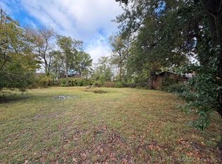 1223 E 7th St, Okmulgee, OK 74447