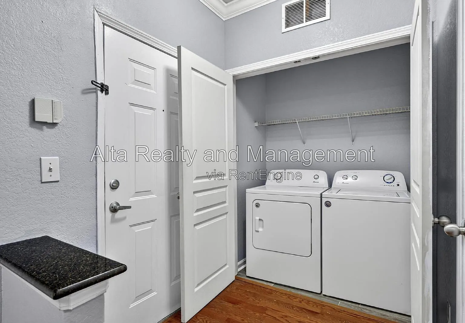 2 bed, 2.0 bath, 1100 sqft, $1,550 — Photo 4
