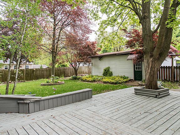 5th image of 330 Cameo Ave