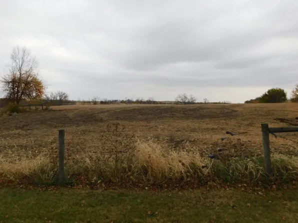 N Oak St, Mechanicsville, IA 52306