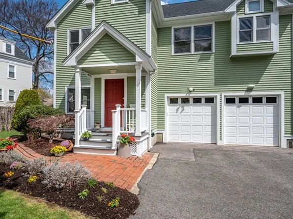 18 Ripley St #18, Newton Center, MA 02459